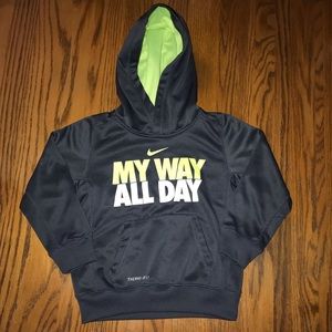 Nike kids therma-fit sweatshirt